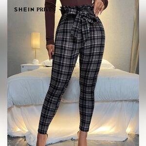 SHEIN Black Skinny Pants with Modern Style